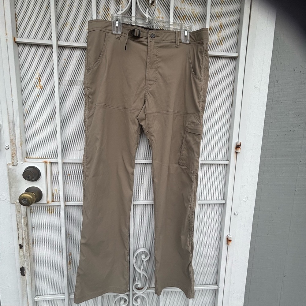 PrAna men's L tech straight leg with roll up snaps 1 Cargo pocket W38XL32 khaki